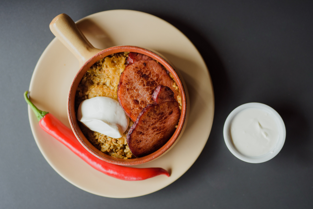 Varză à la Cluj cu Ciolan Afumat