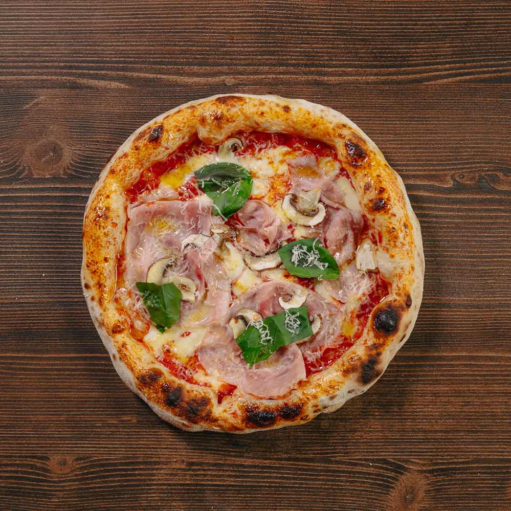 Pizza Prosciutto e Funghi