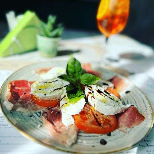 Crudo e caprese di bufala