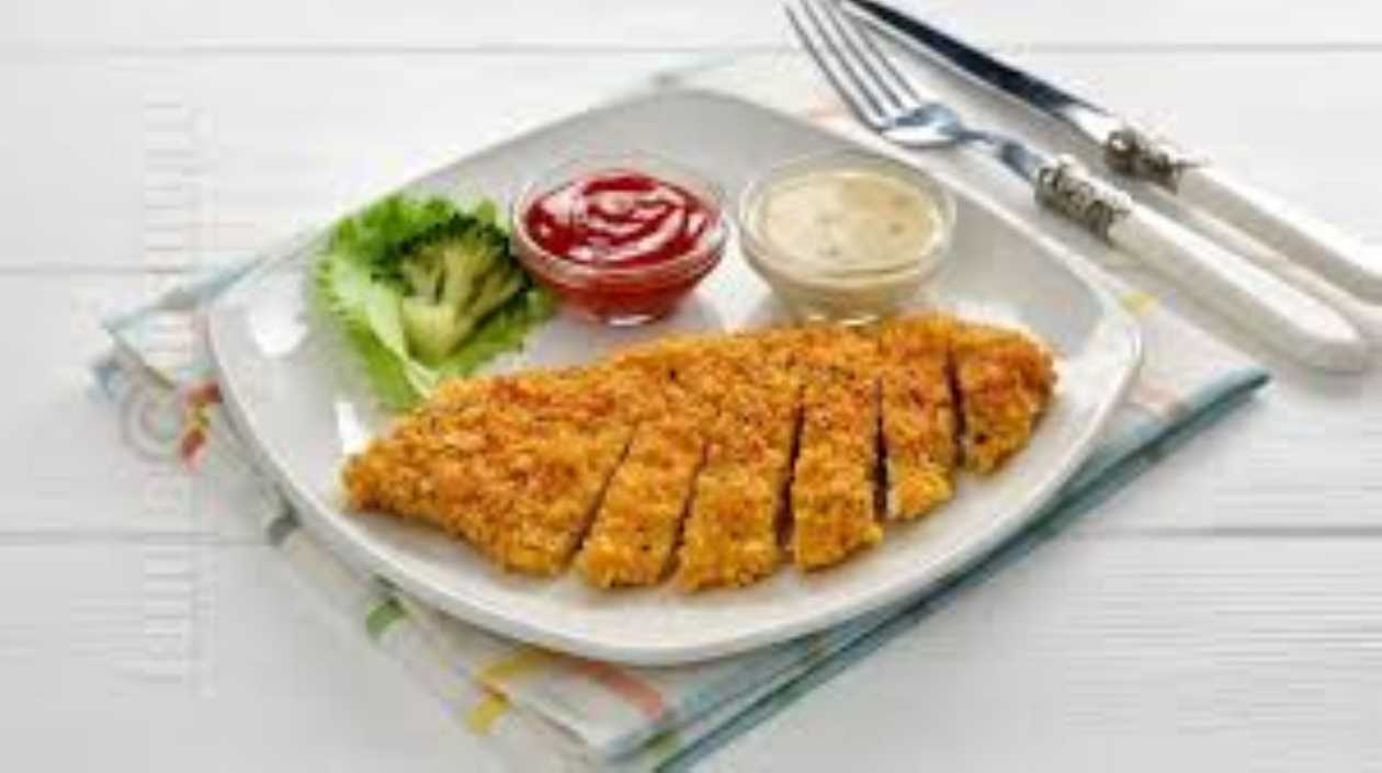 Şniţel de pui cu fulgi de porumb