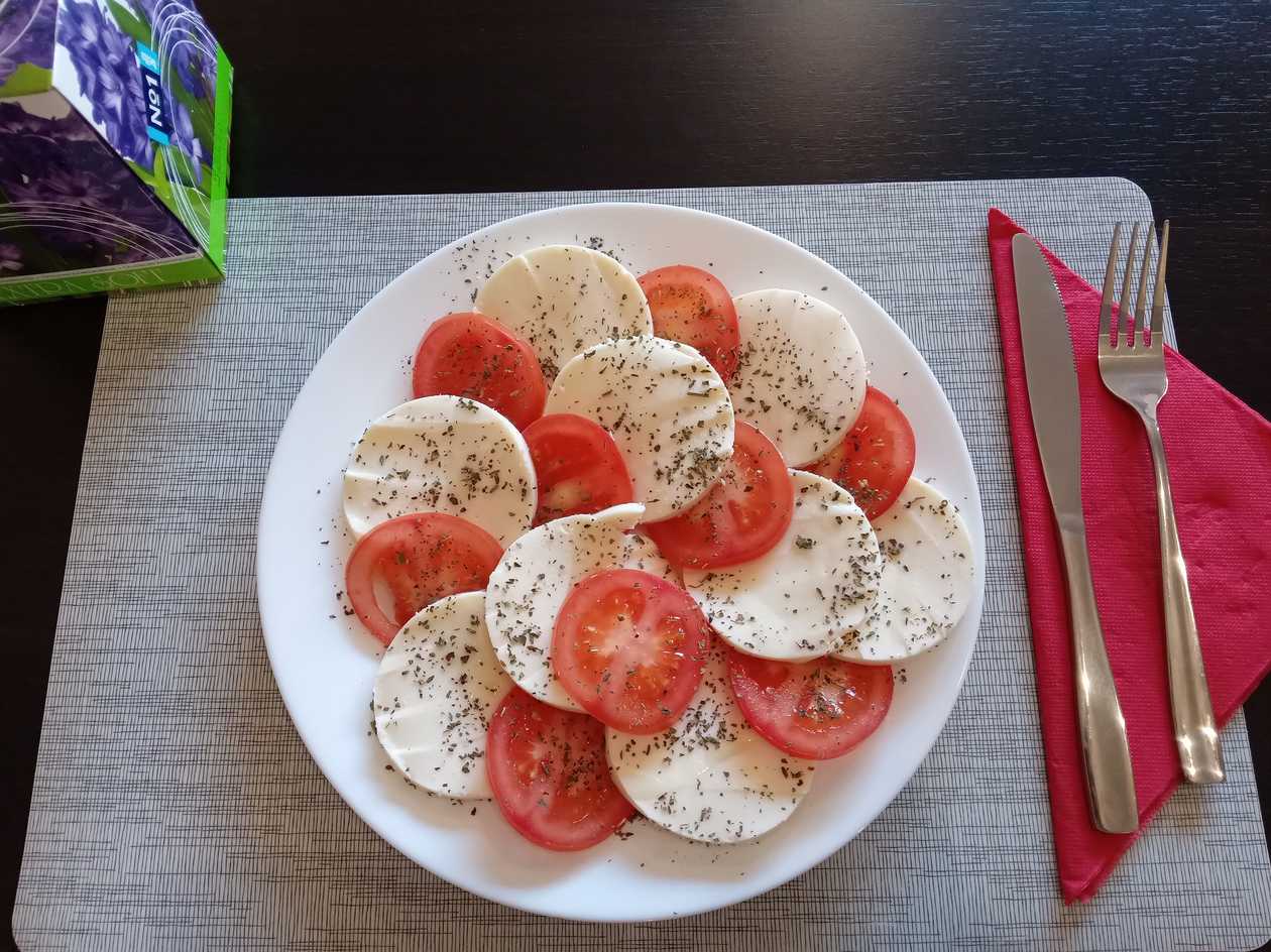 Salată caprese