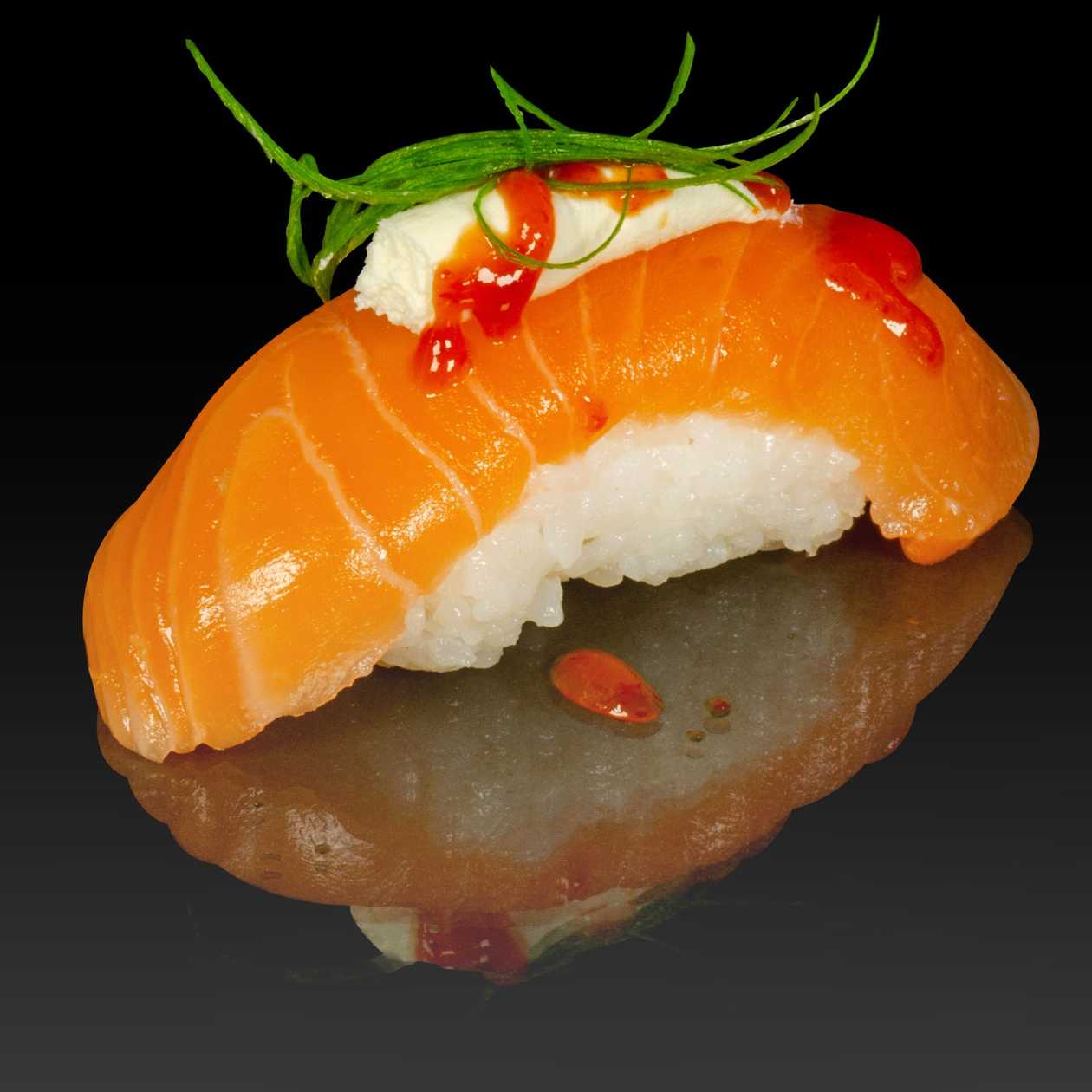 Nigiri somon sriracha philadelphia