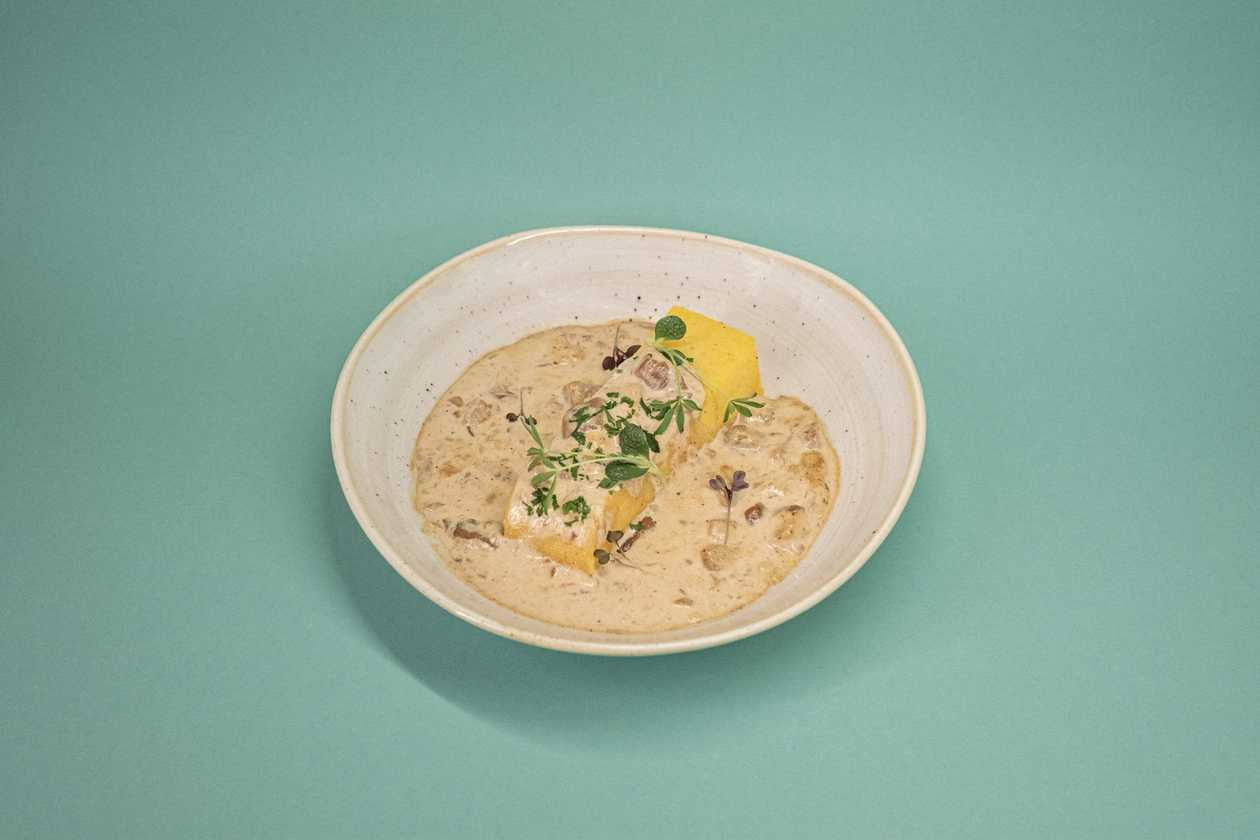 Tocăniță de ciuperci cu mămăligă