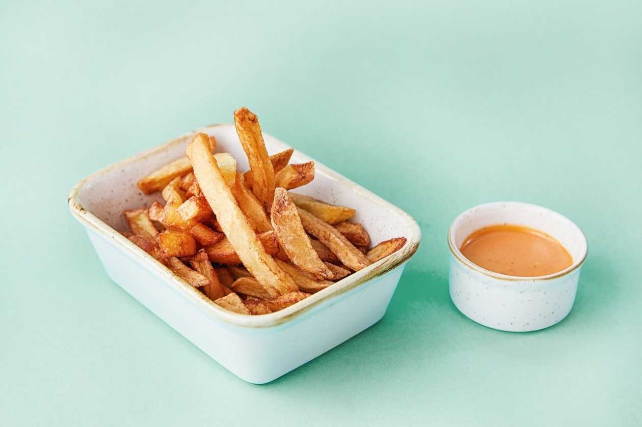 Cartofi Prajiti cu Sos Signiture