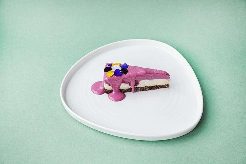 Raw Cake cu Vanilie si Fructe de Pădure