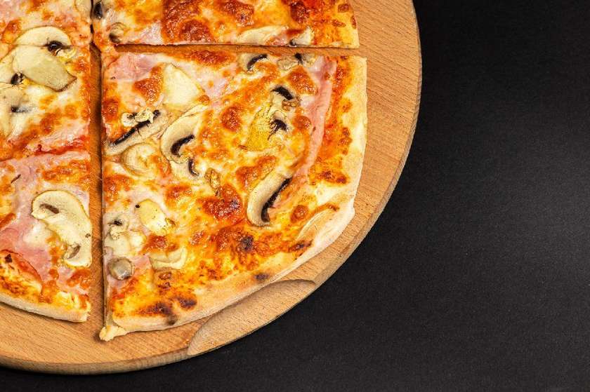 Pizza Prosciutto E Funghi