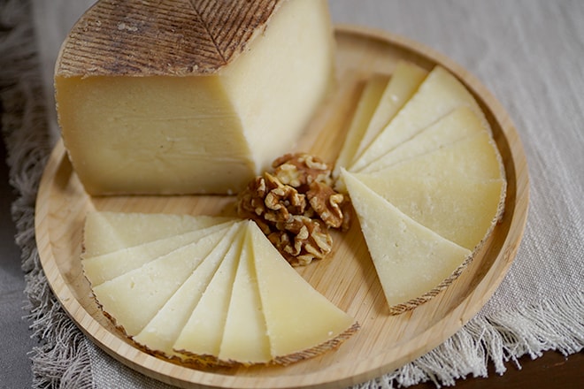 Manchego Cheese in South Korea: A Guide for Importers