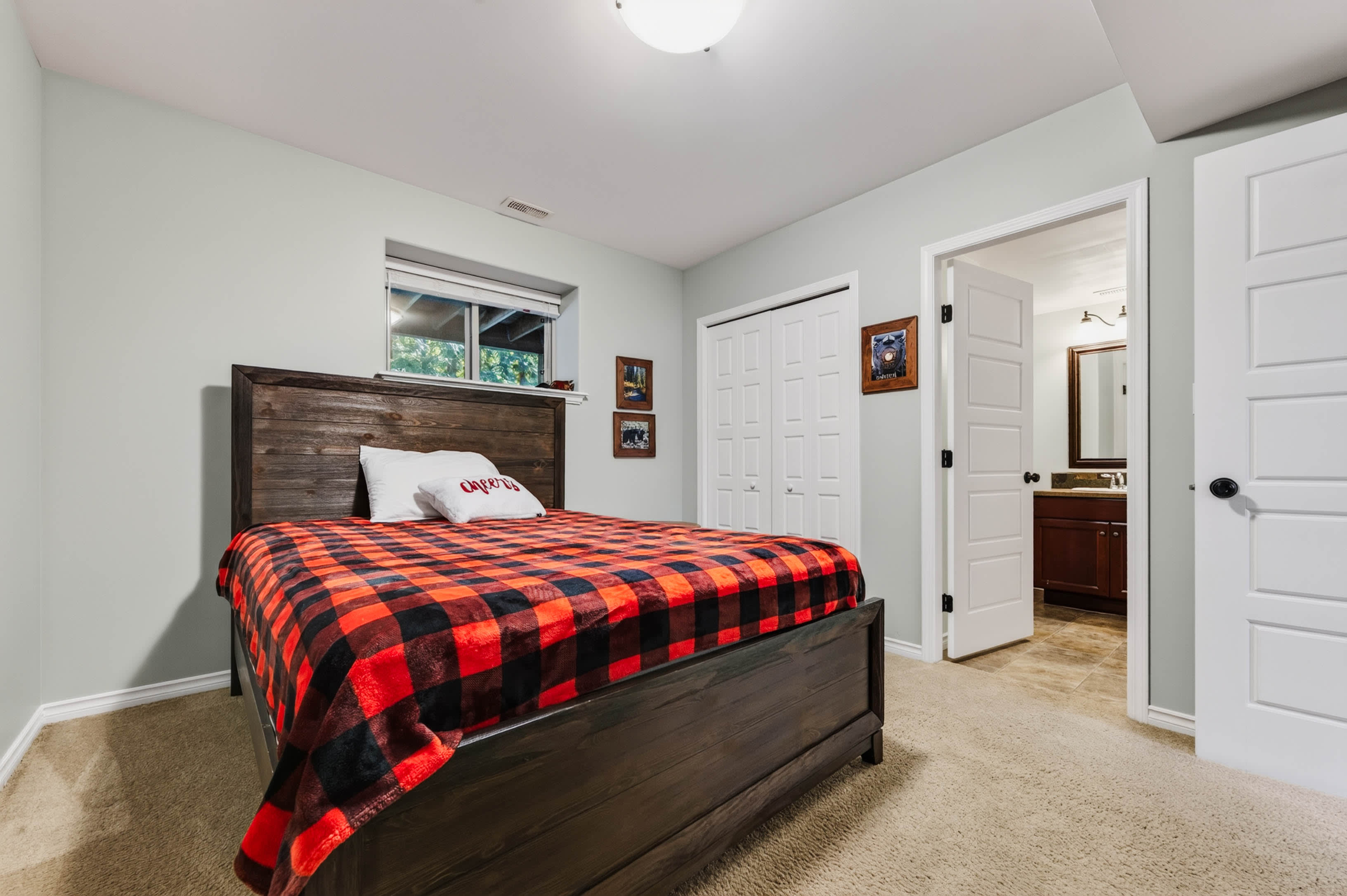 Read the 262 Bryan Road digital brochure