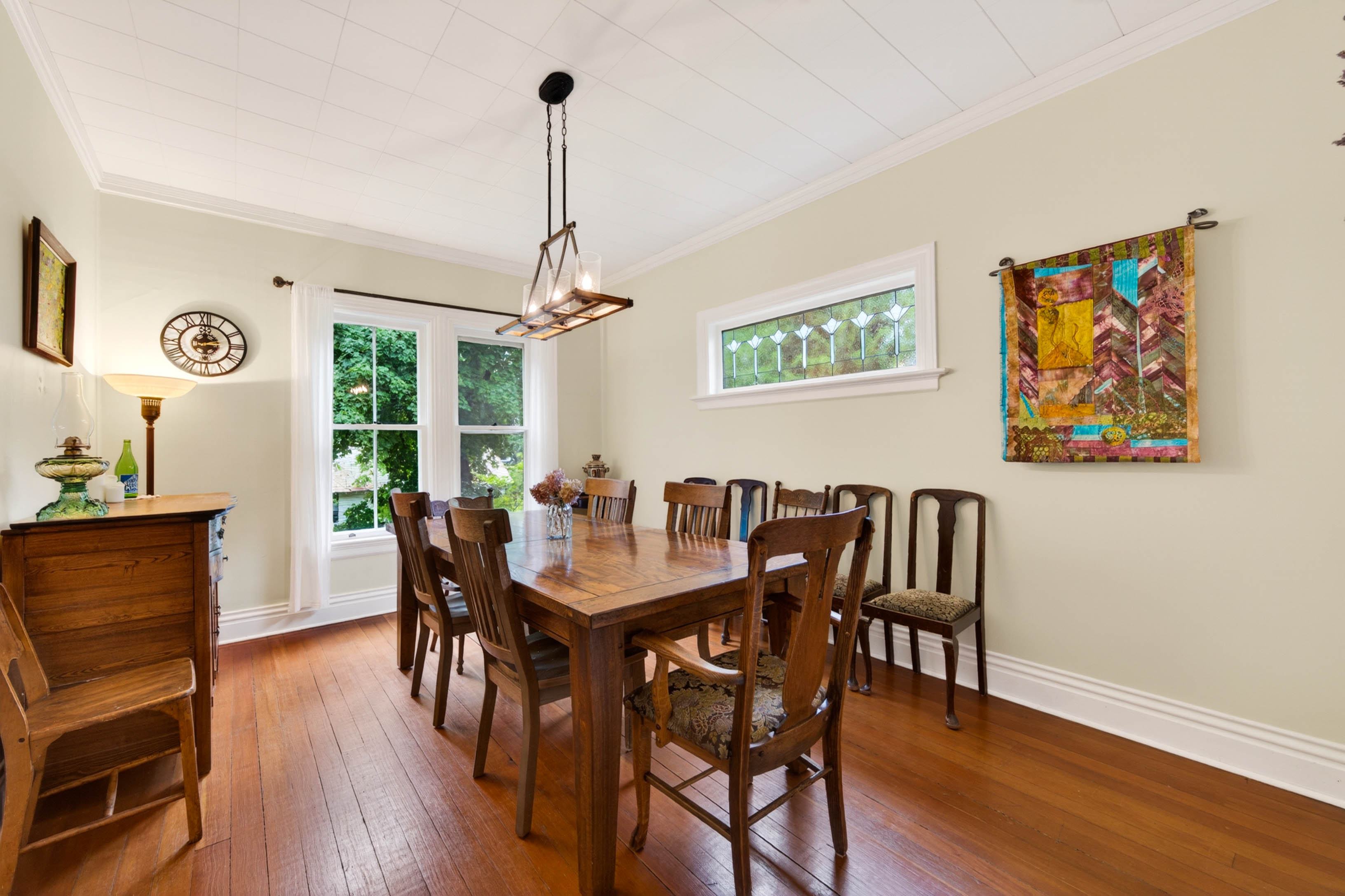 Dining room at 502 Houston Street