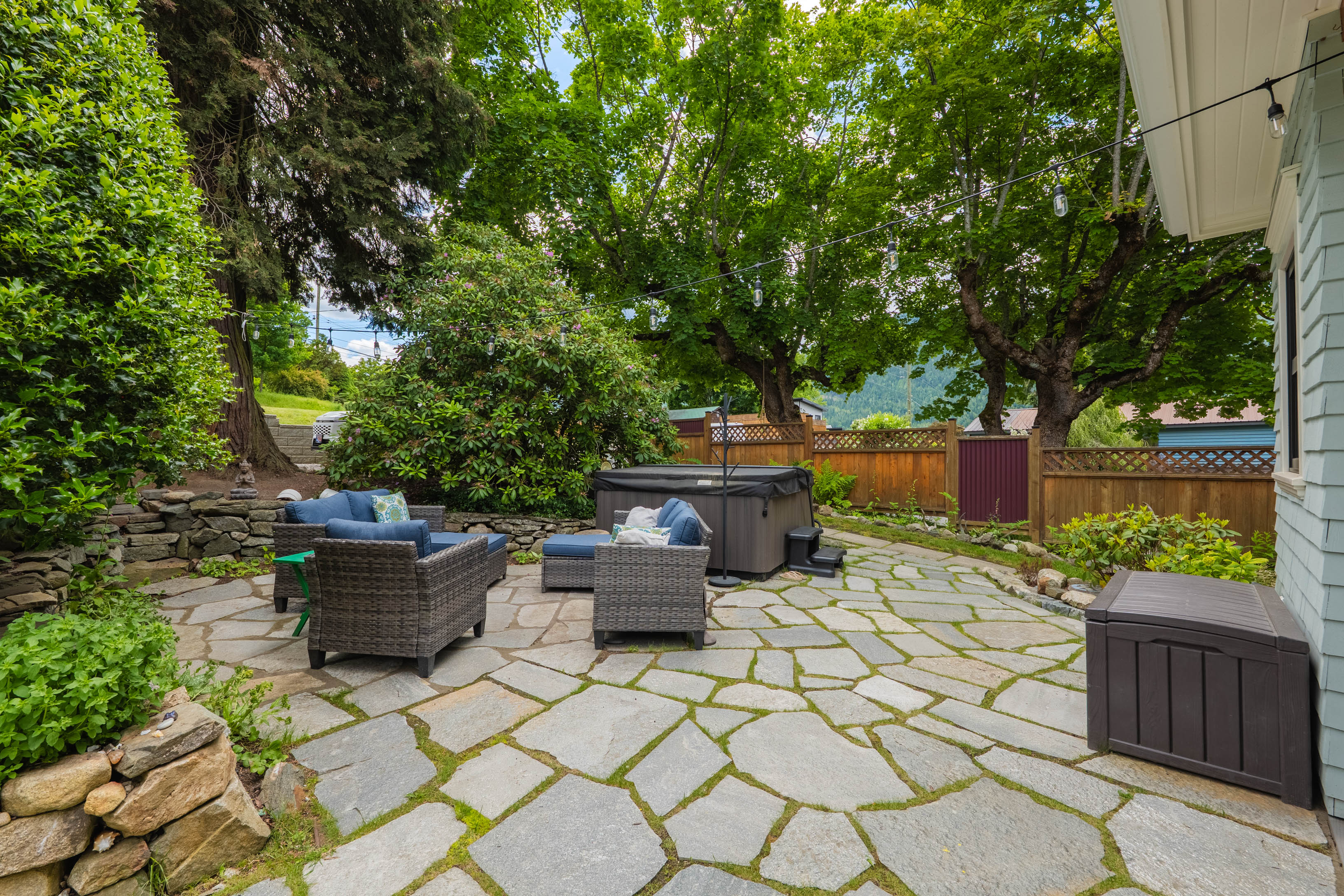 Landscaped yard and garden at 502 Houston Street