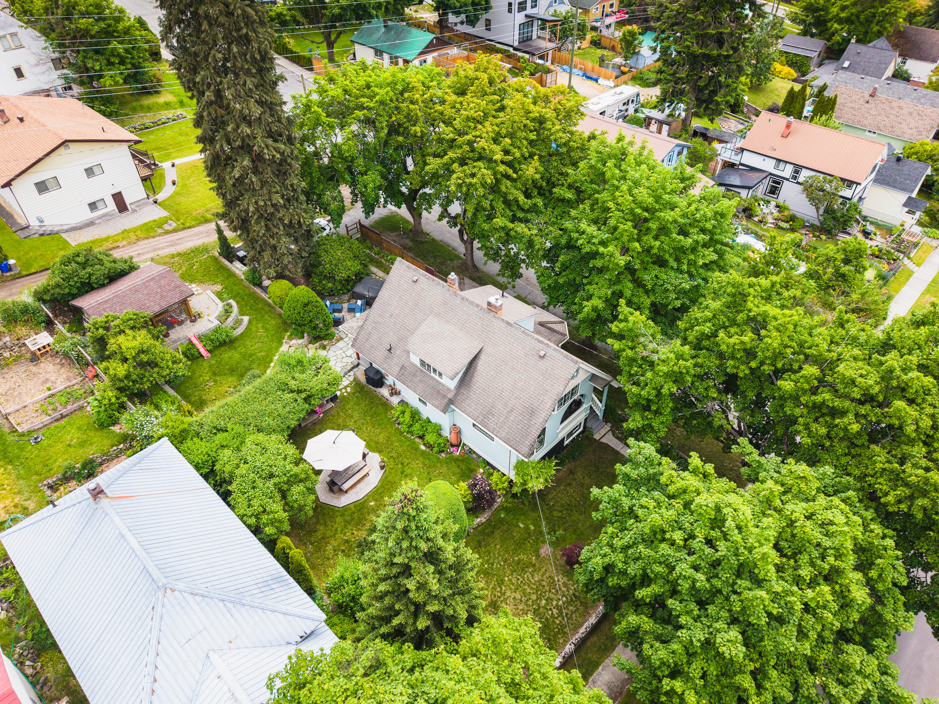 Overhead view of the corner lot at 502 Houston Street
