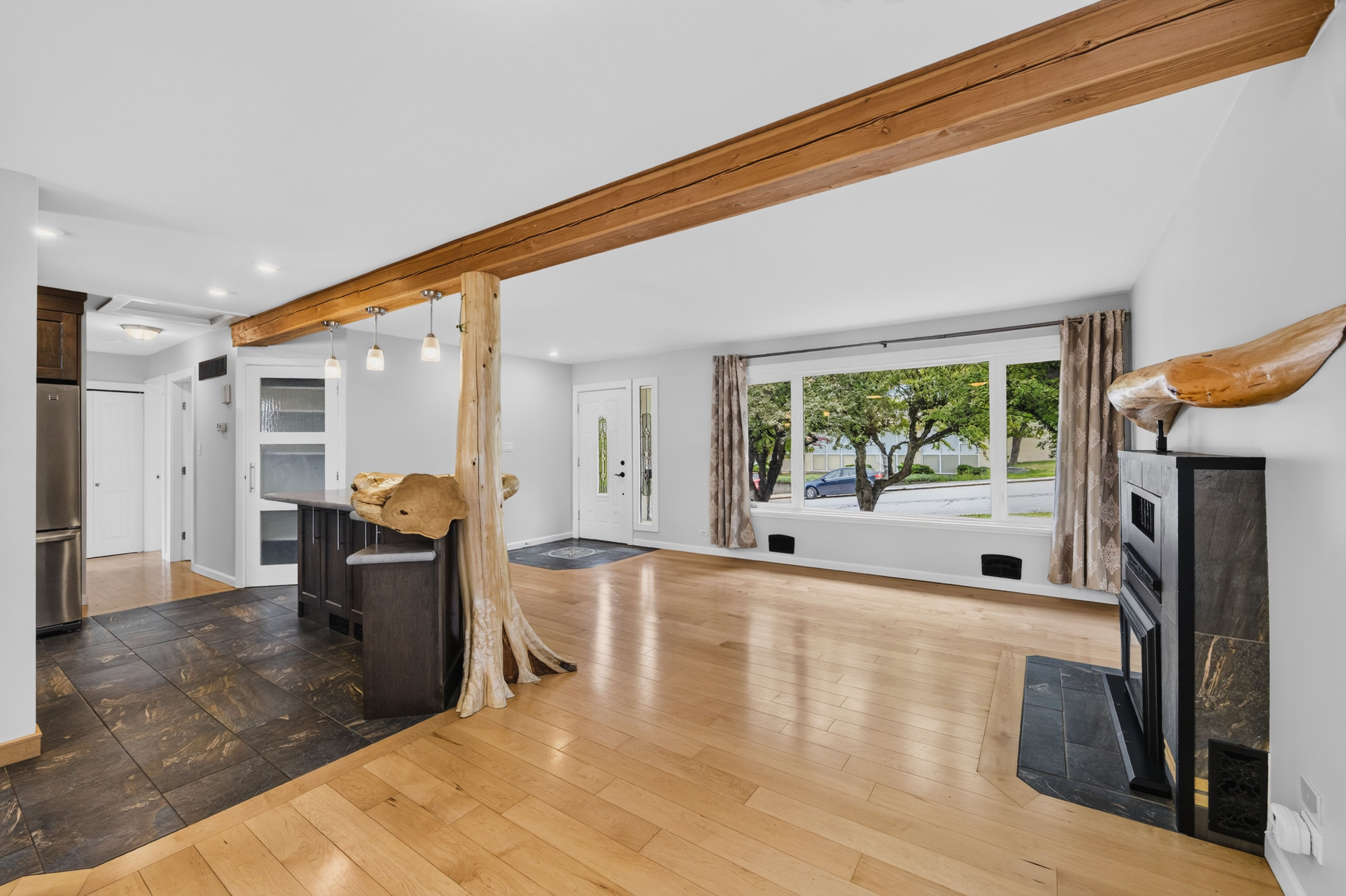 Open-concept living area at 815 Tenth Street in Nelson BC