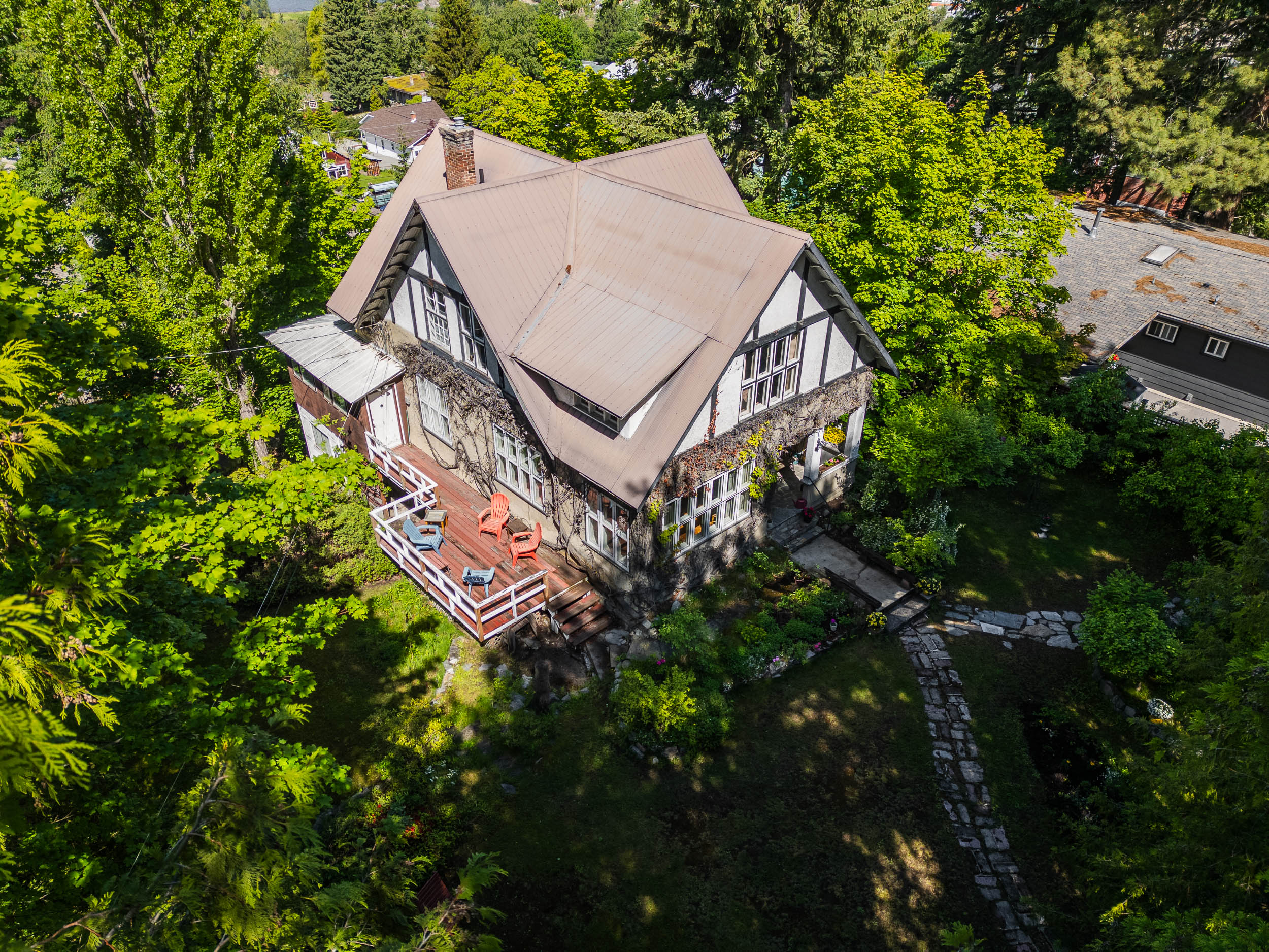 Digital property brochure for 1107 Robertson Avenue