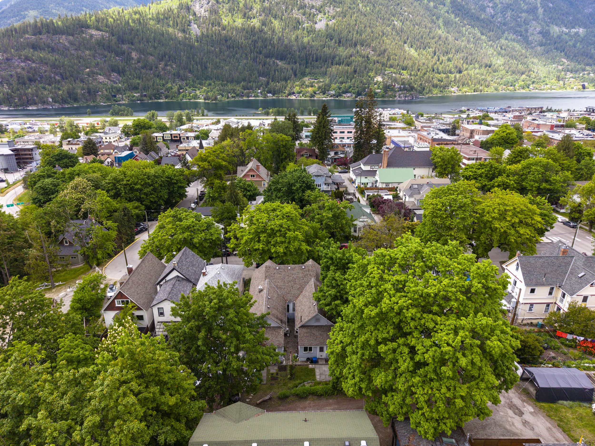 Nelson location and neighbourhood