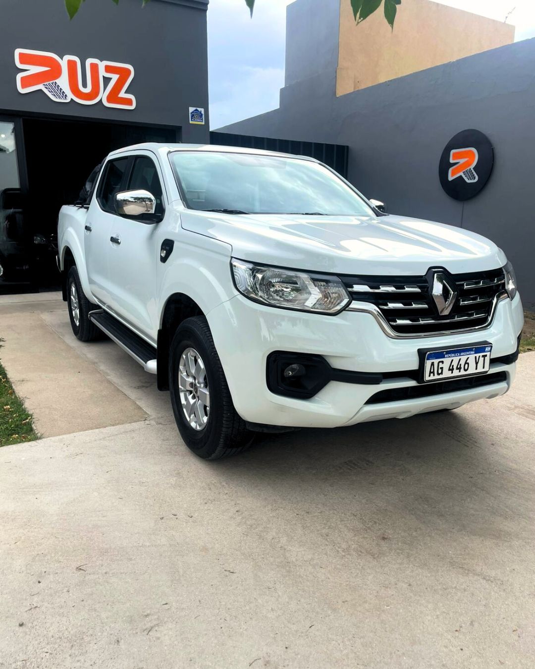 Renault Alaskan Intense 4x2 AT 2.3