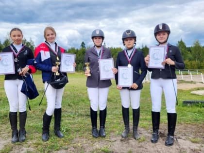 На соревнованиях по конному спорту ивановские спортсмены завоевали 8 медалей
