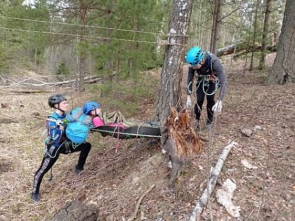 В РОЛИ СПАСАТЕЛЕЙ