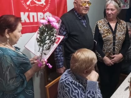ЗАВОЛЖСКИЕ КОММУНИСТЫ ПРОВЕЛИ СОБРАНИЕ И ПОЗДРАВИЛИ ДЕТЕЙ В ПРЕДДВЕРИИ НОВОГО ГОДА