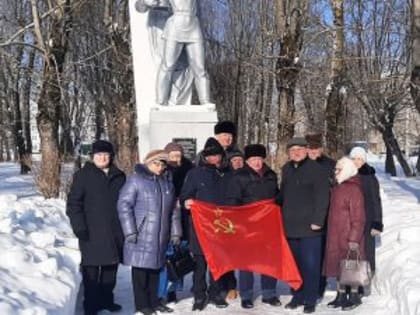 ВЕТЕРАНЫ МИКРОРАЙОНА «ЭЛЕКТРОКОНТАКТ» ВОЗЛОЖИЛИ ЦВЕТЫ К ПАМЯТНИКУ ВОИНУ-ПОБЕДИТЕЛЮ