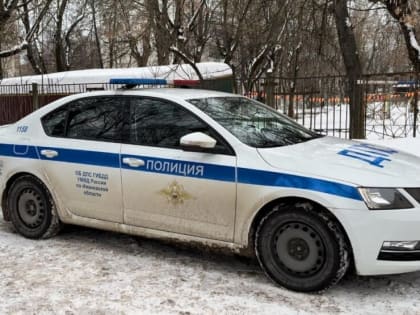 В Иванове угонщик иномарки, скрываясь от полиции, несколько раз въехал в патрульный УАЗ