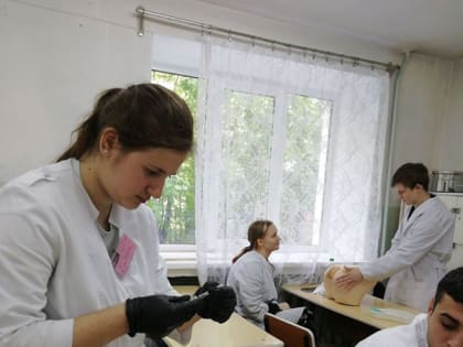 Занятие кружка по сестринскому делу