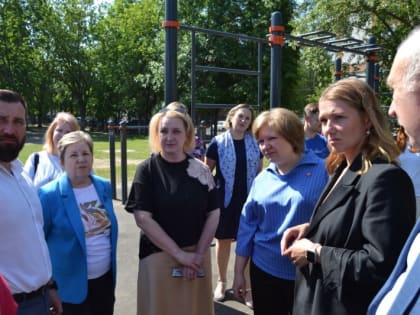 В ивановском лицее №33 завершается обустройство многофункциональной спортивной площадки