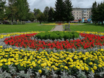 НУЖНО ВОСПИТЫВАТЬ УВАЖЕНИЕ К ГОРОДУ И К САМИМ СЕБЕ