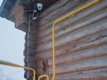 Депутат ЛДПР помог многодетной семье из Наволок провести газ!