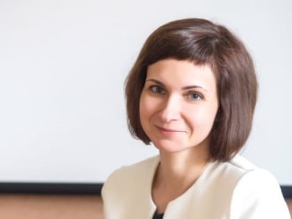 Учитель гимназии им. А.Н. Островского Наталия Мелкумова удостоена премии за достижения в педагогической деятельности