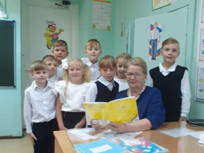 ПОСВЯТИЛА ЖИЗНЬ ВОСПИТАНИЮ ДЕТЕЙ