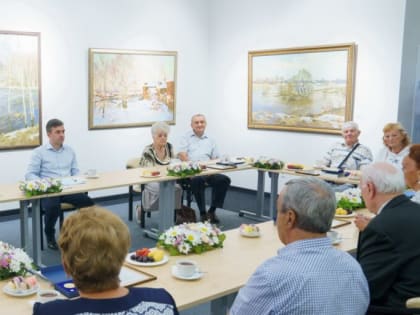 Станислав Воскресенский поздравил с наступающим Днем семьи, любви и верности семейные пары, прожившие вместе более 50 лет