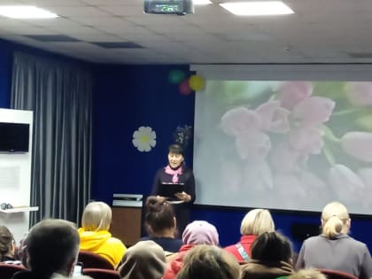 «Мы хотим подарить вам весну…»