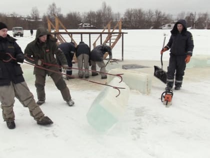 На реке Кенешемке приступили к подготовке Крещенской купели