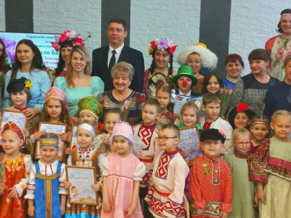 «В озябший мир спешит весна!»