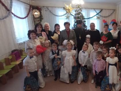 РОЖДЕСТВЕНСКАЯ ЕЛКА В ПРАВОСЛАВНОМ ДЕТСКОМ САДУ