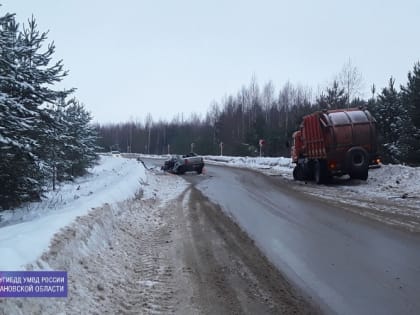 В Ивановской области водитель легковушки погиб, врезавшись в КАМАЗ