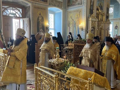 Архиерейское богослужение в Успенском Дуниловском монастыре