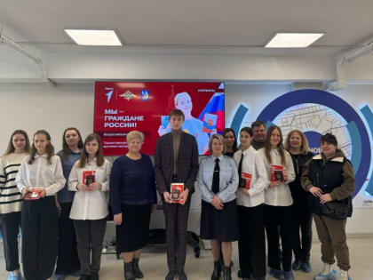 В День воссоединения Крыма с Россией Галина Бочкова вручила паспорта юным гражданам Иванова