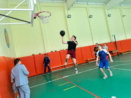 30 школьных спортзалов и площадок отремонтируют по программам «Единой России»