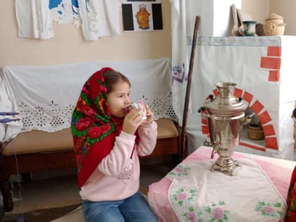 В Нельшинском сельском клубе прошел фольклорный праздник «В гостях у самовара»