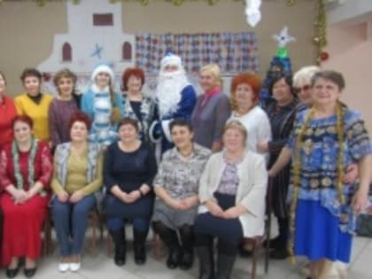 В Доме культуры «Машиностроитель» прошли праздничные посиделки для ветеранов бюджетных организаций городского округа Вичуга