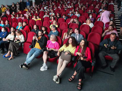 Российские кинотеатры начнут показывать сериалы