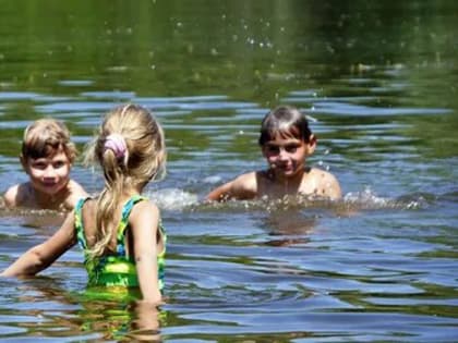 Не оставляйте детей без присмотра при купании!