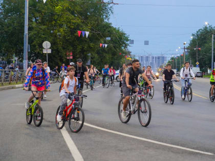 Более двух тысяч человек присоединились к ивановской "Интеллектуальной Велоночи"