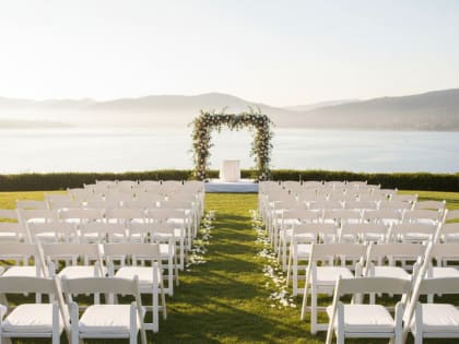 Аренда стульев для мероприятий в Москве: гид по выбору, стилям и ценам