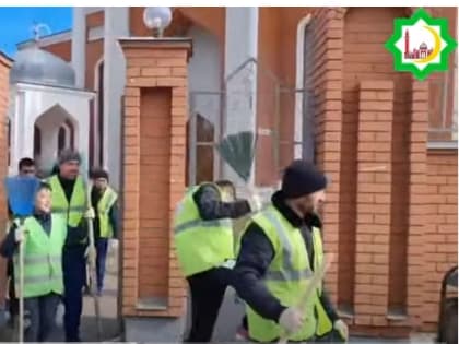 В Рамадан ДУМ Ивановской области провело  традиционный субботник на территории Ивановской Соборной мечети и Московского района Иваново