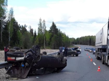 В ДТП с тремя "ВАЗами" в Ивановской области пострадали четверо детей