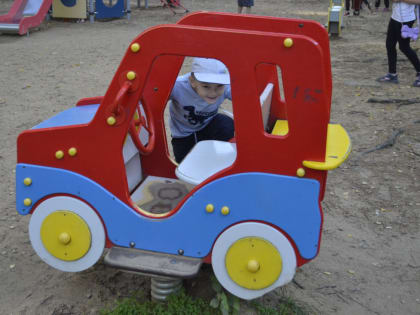 В ТОС «Академический» обновили детскую площадку