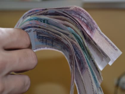 С 1 января в России вырастут пенсии и пособия, алкоголь и сигареты подорожают