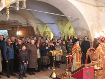 Архиерейское богослужение в Крестовоздвиженском храмовом комплексе г. Шуя